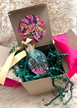 Load image into Gallery viewer, Plaza Light Bulb Ornament