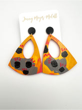 Load image into Gallery viewer, Earrings: #4
