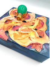 Load image into Gallery viewer, Plaza Light Bulb Painting: Green Light 6x6
