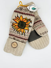 Load image into Gallery viewer, Oatmeal Colored Sunflower Mittens
