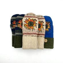 Load image into Gallery viewer, Oatmeal Colored Sunflower Mittens
